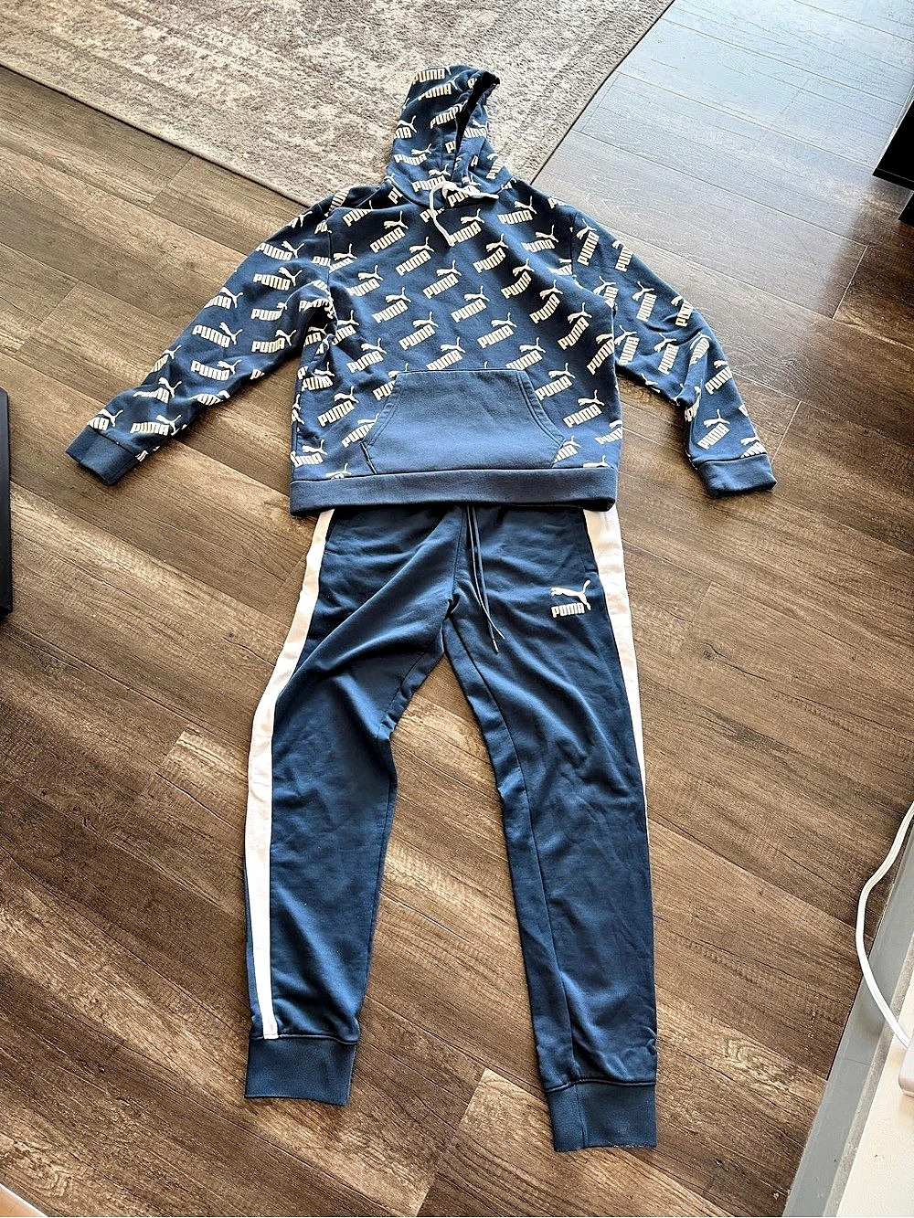 PUMA Men’s Matching Hoodie & Jogger Set – Blue & White – Size L